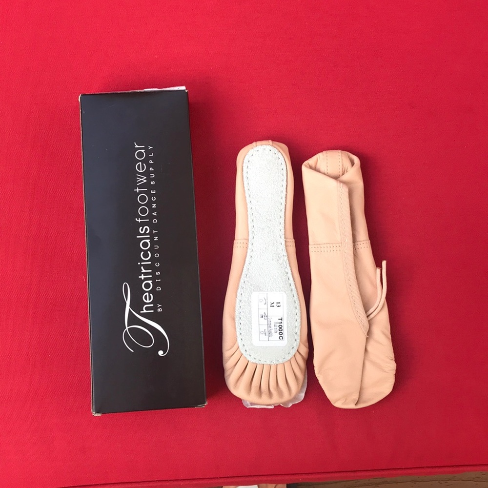 Ballet shoes - Picture 2 of 3